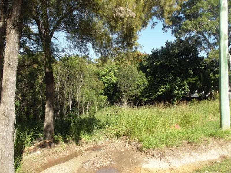 27 Ashton Street, Macleay Island QLD 4184