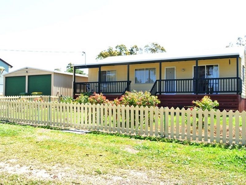 3 Percival Street, Macleay Island QLD 4184