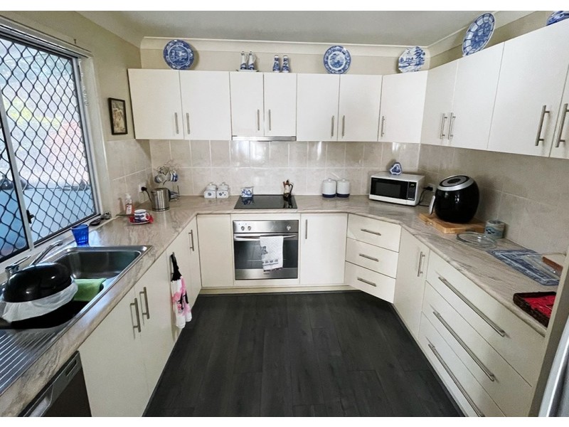 17 Michael Street, Macleay Island QLD 4184