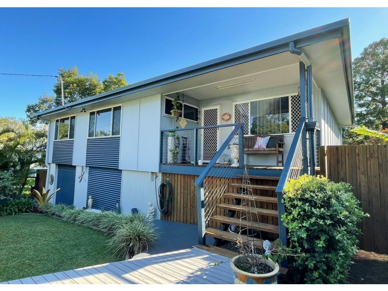 17 Michael Street, Macleay Island QLD 4184