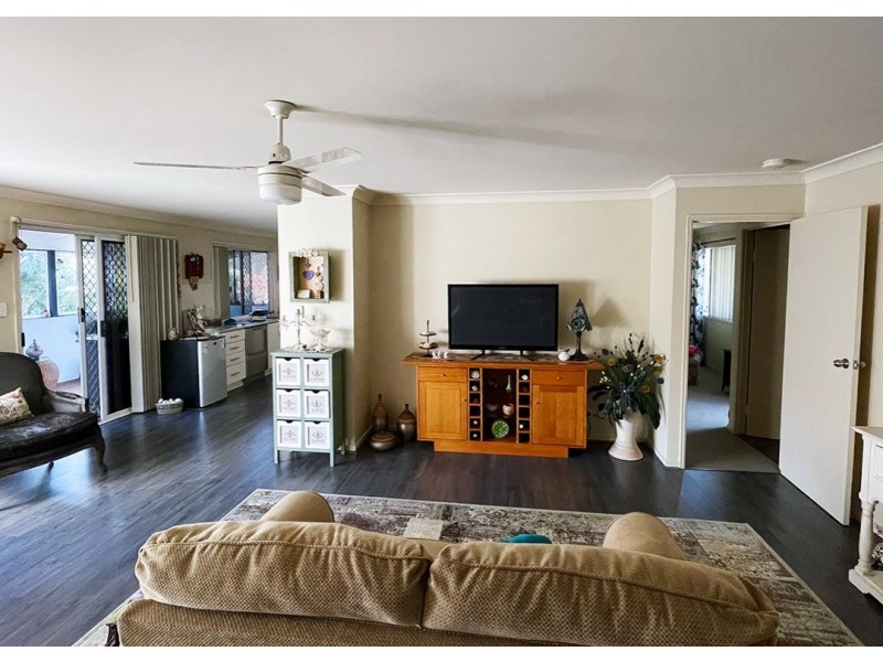 17 Michael Street, Macleay Island QLD 4184