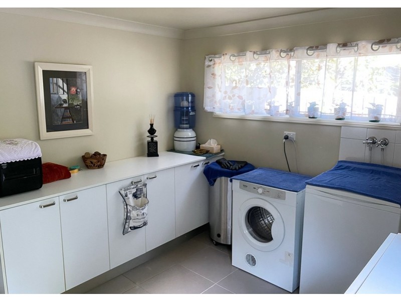 17 Michael Street, Macleay Island QLD 4184