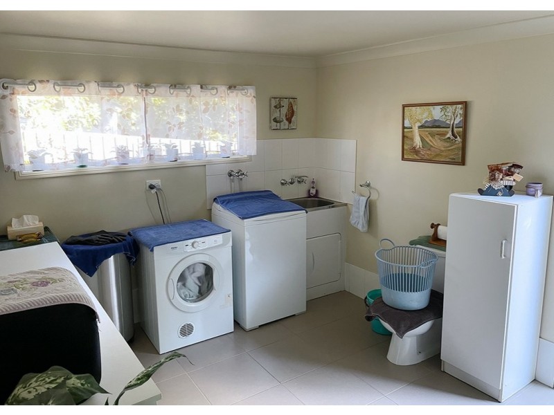 17 Michael Street, Macleay Island QLD 4184