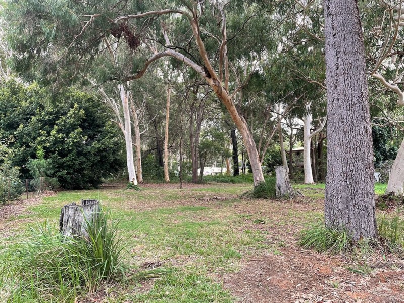 11 Baracoota Street, Macleay Island QLD 4184