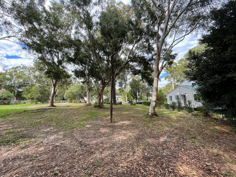 11 Baracoota Street, Macleay Island QLD 4184