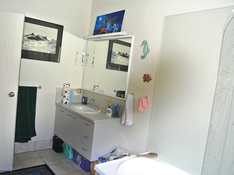 5-9 Parakeet Street, Macleay Island QLD 4184