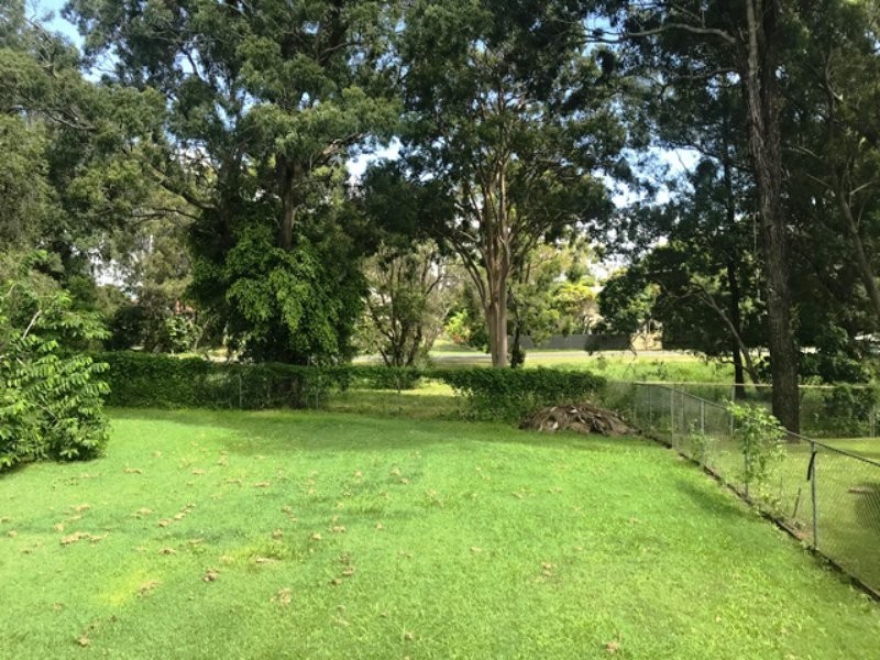 13 Michiko Street, Macleay Island QLD 4184