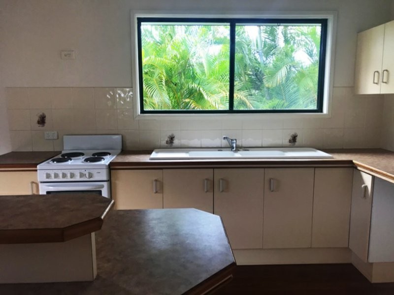 13 Michiko Street, Macleay Island QLD 4184