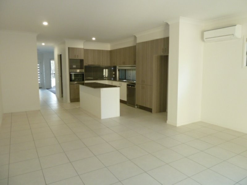 63 Kate Circuit, Rochedale QLD 4123