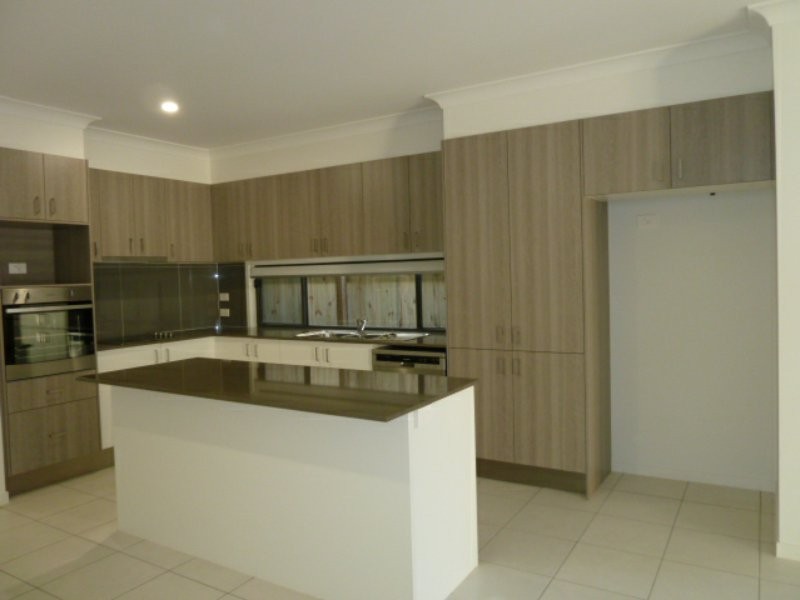 63 Kate Circuit, Rochedale QLD 4123