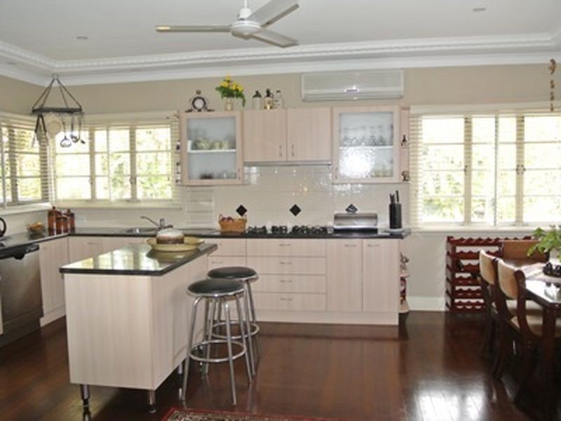 18 Coast Rd, Macleay Island QLD 4184