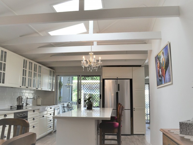 94 Treasure Island Avenue, Karragarra Island QLD 4184