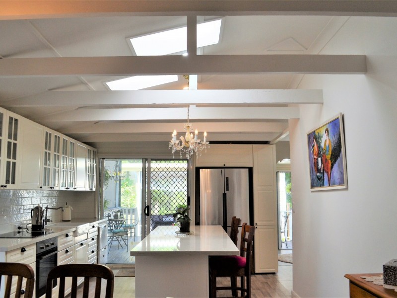 94 Treasure Island Avenue, Karragarra Island QLD 4184