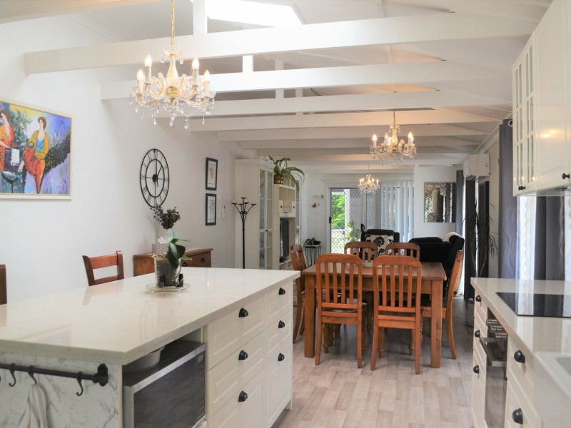 94 Treasure Island Avenue, Karragarra Island QLD 4184