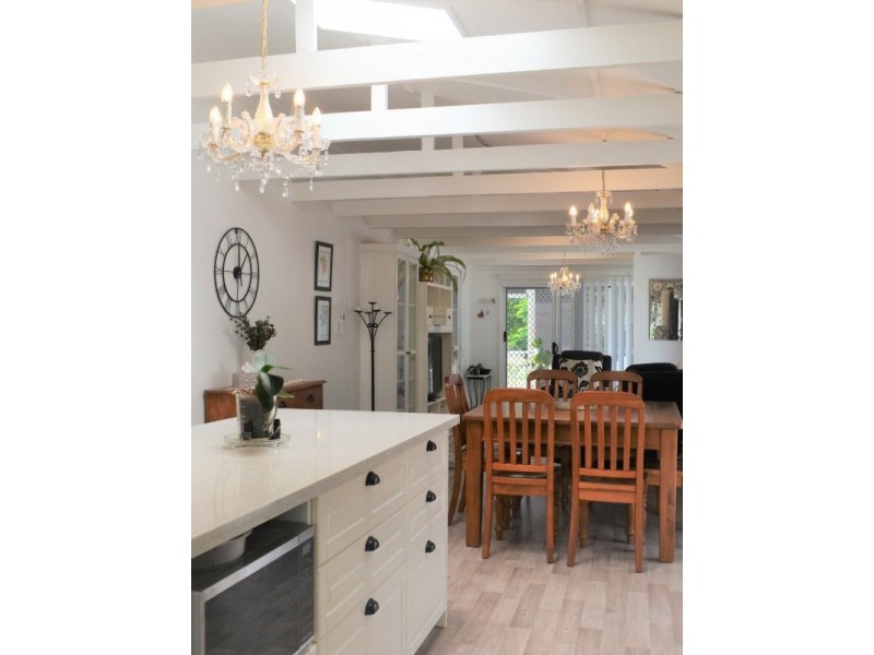 94 Treasure Island Avenue, Karragarra Island QLD 4184