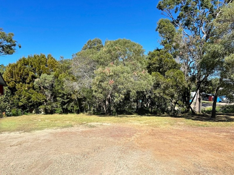 11 Percival Street, Macleay Island QLD 4184