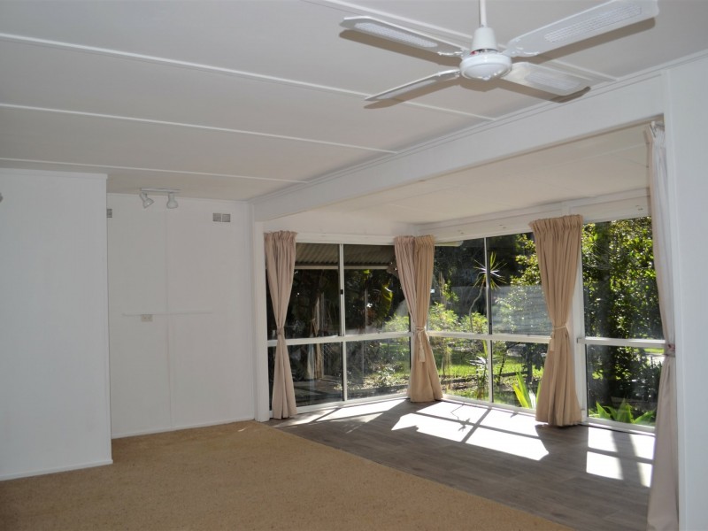 98 Treasure Island Avenue, Karragarra Island QLD 4184