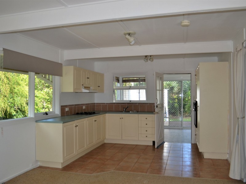 98 Treasure Island Avenue, Karragarra Island QLD 4184