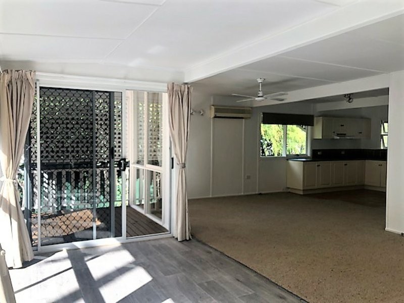 98 Treasure Island Avenue, Karragarra Island QLD 4184