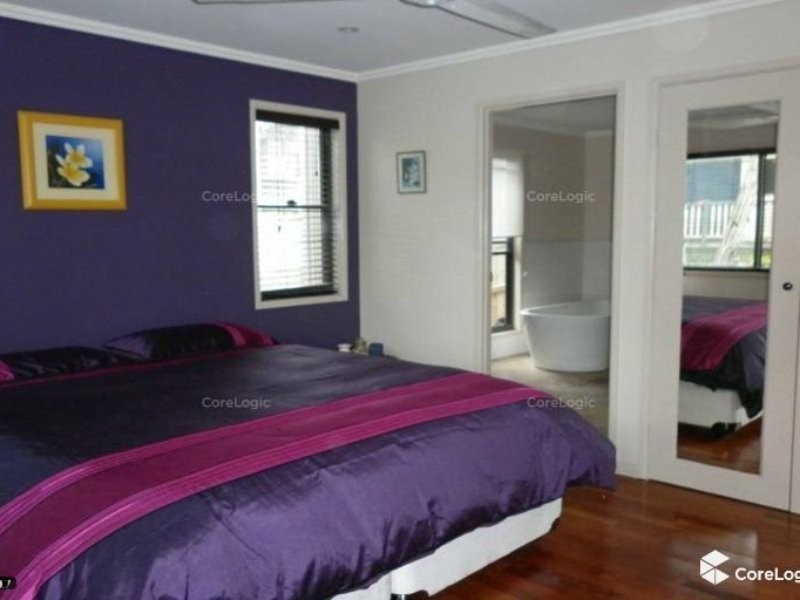 155 LUCAS DR, Lamb Island QLD 4184