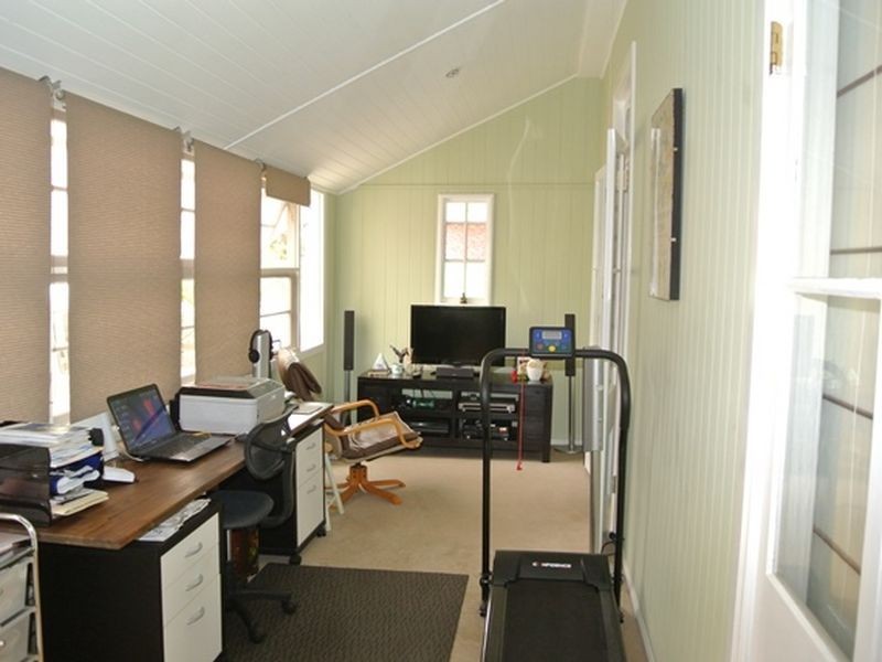 16 Orion Street, Macleay Island QLD 4184