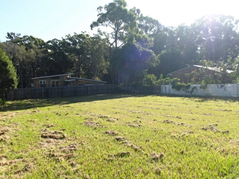 243 High Central Road, Macleay Island QLD 4184