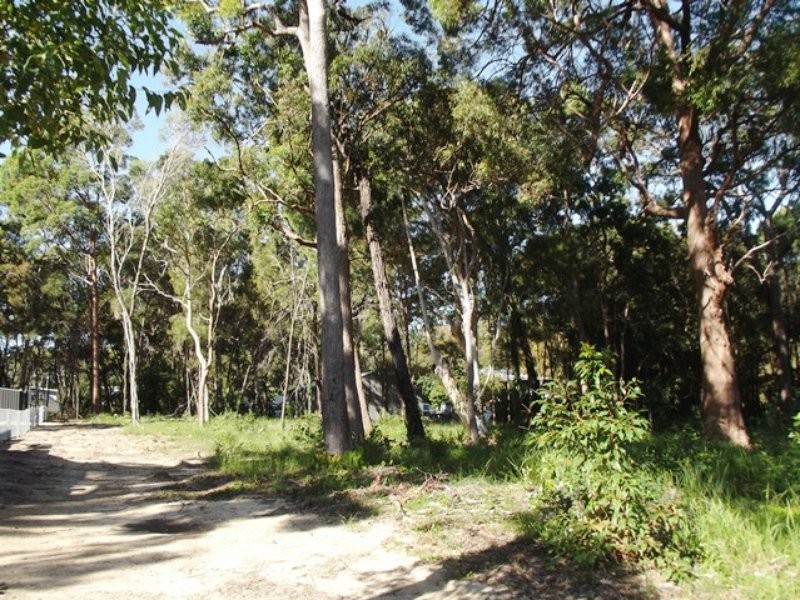 10 President Terrace, Macleay Island QLD 4184