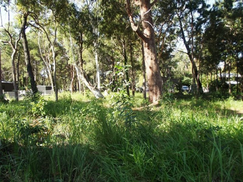 10 President Terrace, Macleay Island QLD 4184