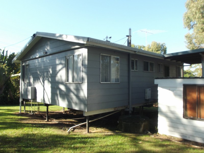 30 Barramundi Street, Macleay Island QLD 4184