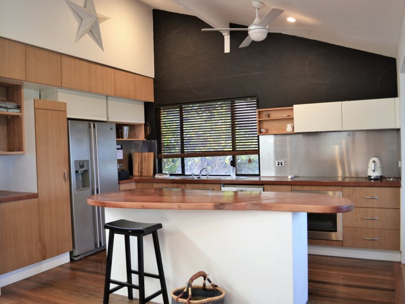 10 McBean Road, Karragarra Island QLD 4184