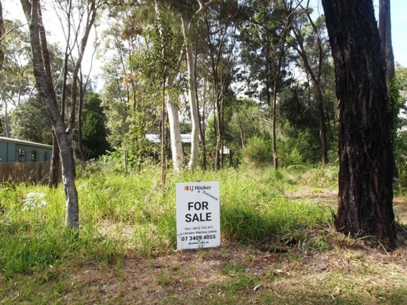 6 Dinjerra Street, Macleay Island QLD 4184