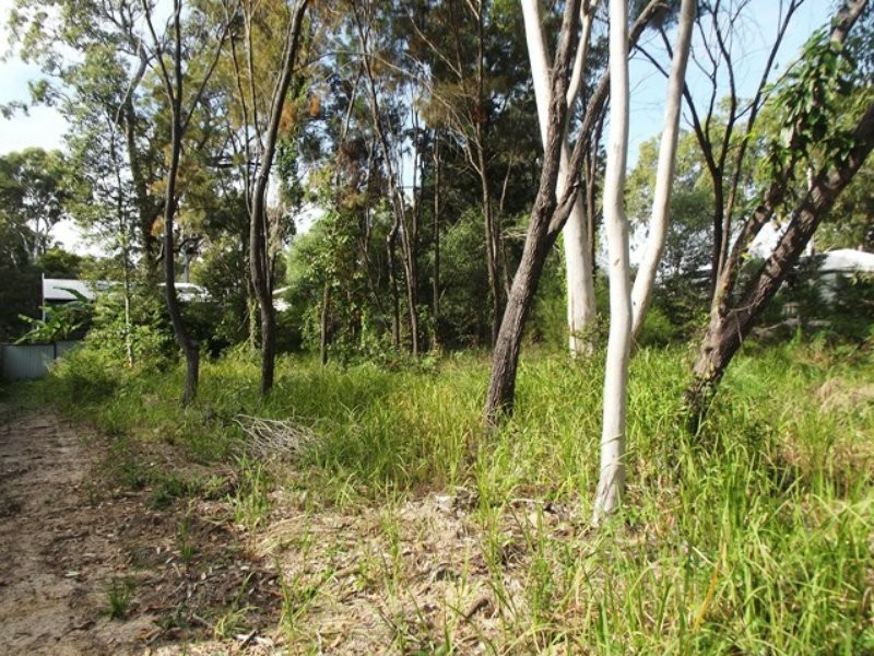 6 Dinjerra Street, Macleay Island QLD 4184