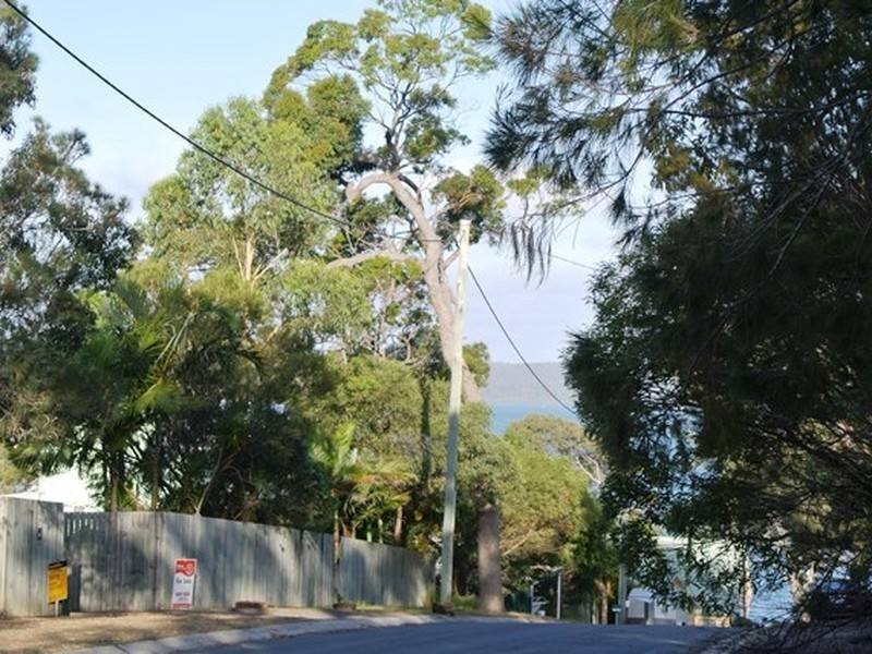 24 Oomool Street, Macleay Island QLD 4184