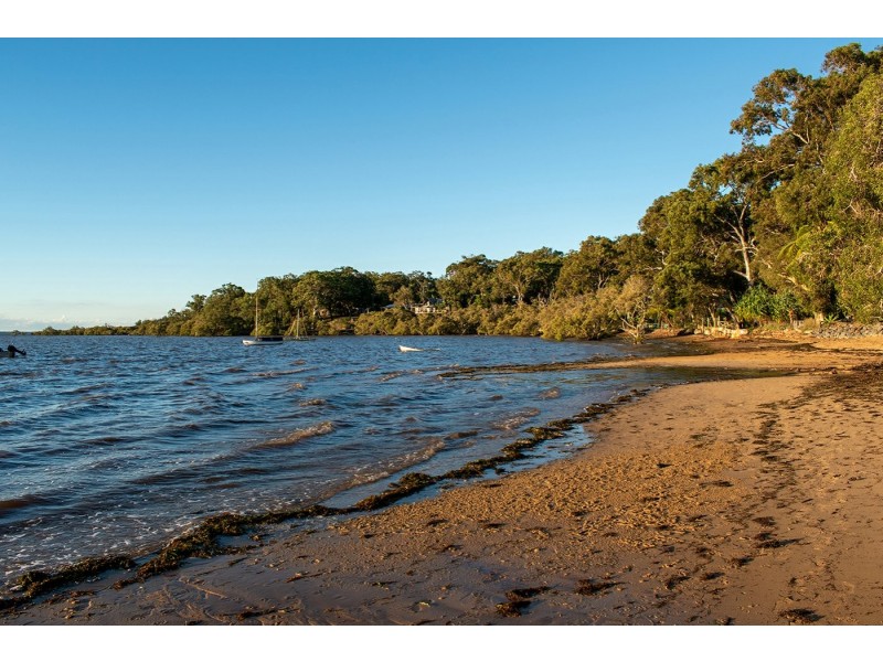 63 Hastings Terrace, Macleay Island QLD 4184