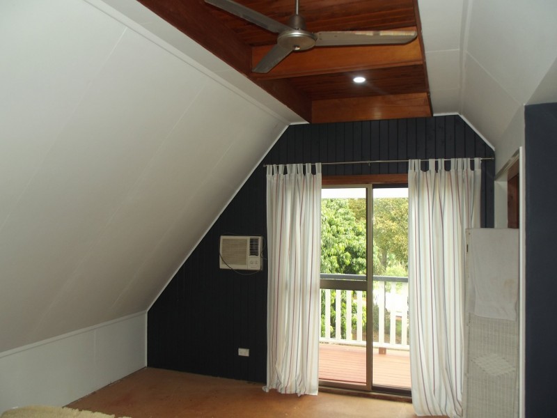 14 Frenchem Terrace, Macleay Island QLD 4184