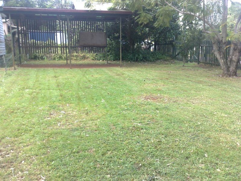 2 Leonie Cres, Lamb Island QLD 4184
