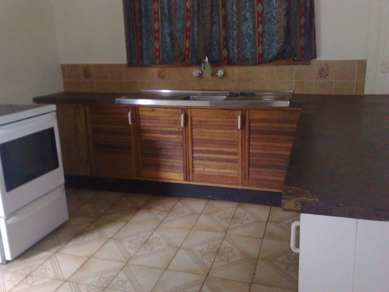 2 Leonie Cres, Lamb Island QLD 4184