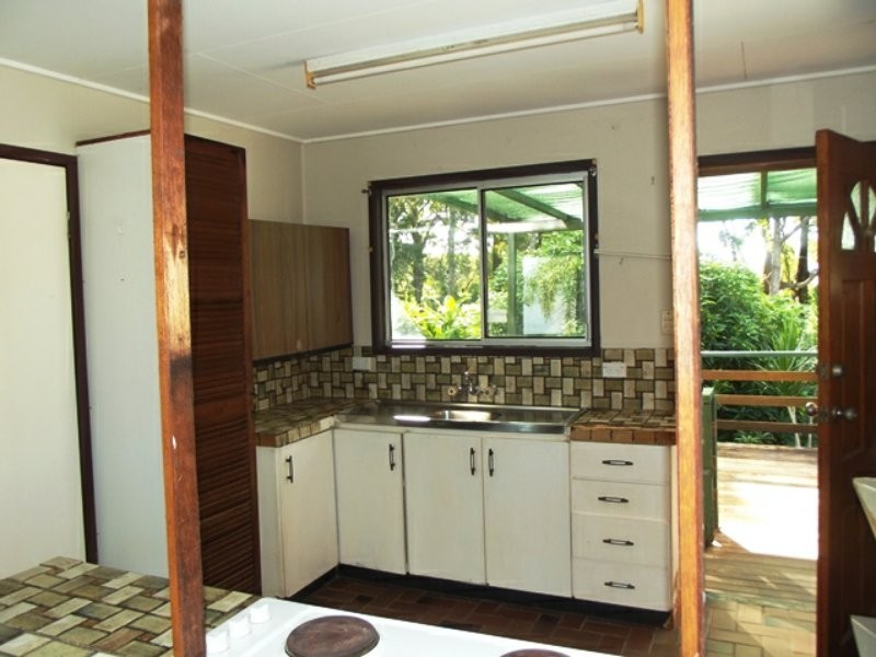 42 Coorong Street, Macleay Island QLD 4184