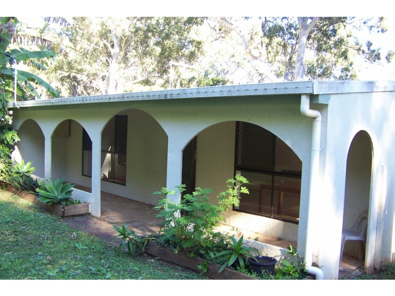 174 LUCAS DR, Lamb Island QLD 4184