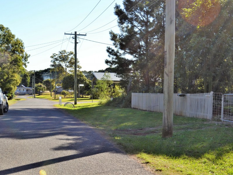 15 Cooee Crescent, Macleay Island QLD 4184