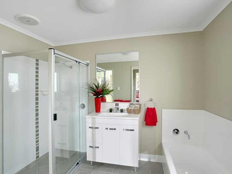 11 SHELLY CRES, Lamb Island QLD 4184