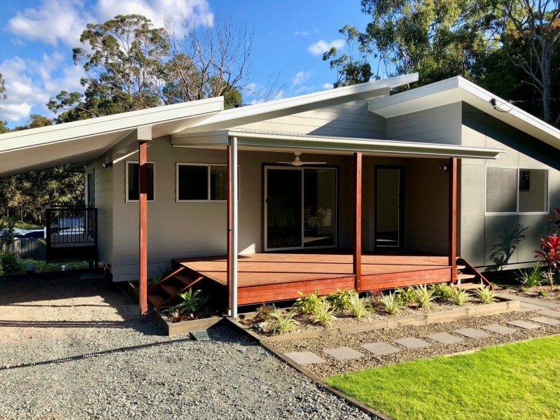 4 Scotts Road, Macleay Island QLD 4184