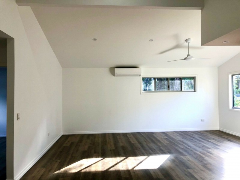 4 Scotts Road, Macleay Island QLD 4184