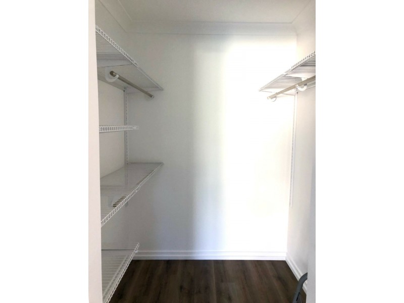 4 Scotts Road, Macleay Island QLD 4184