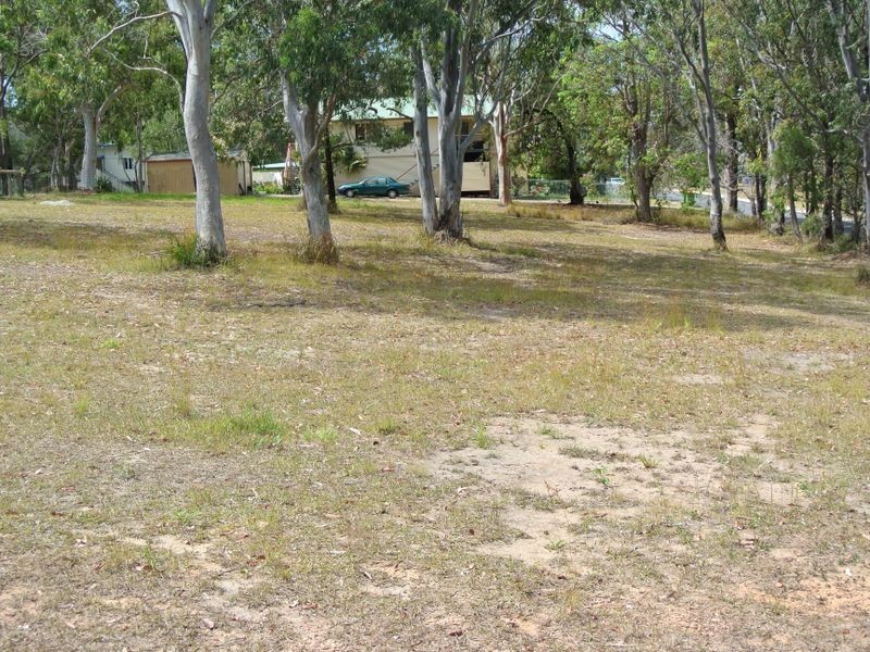 1 Alkira Street, Macleay Island QLD 4184