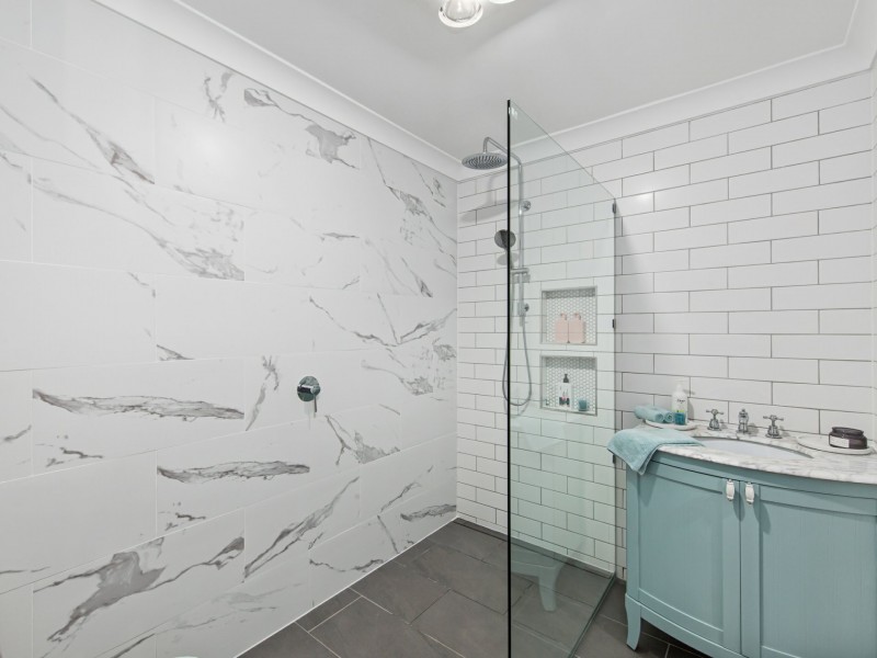 38 MELALEUCA DR, Lamb Island QLD 4184