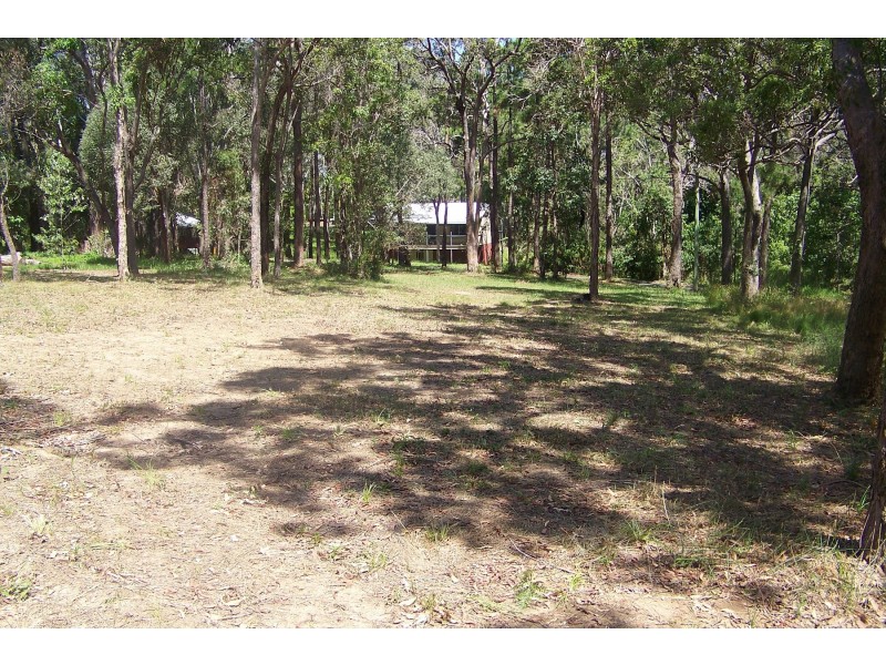 16 BELAR ST, Lamb Island QLD 4184