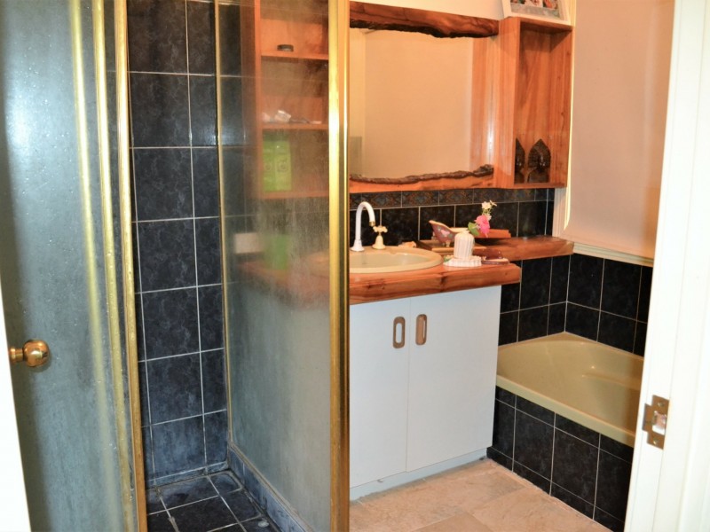 8 Vine Street, Macleay Island QLD 4184