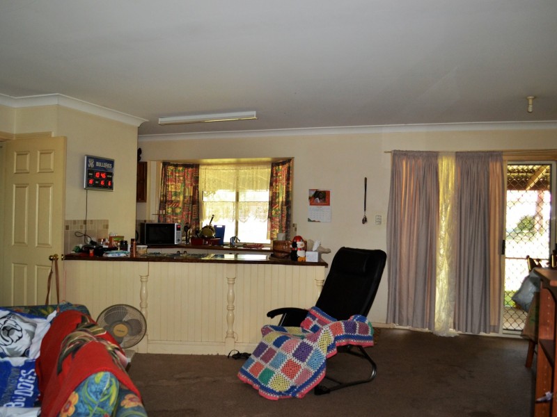 8 Vine Street, Macleay Island QLD 4184