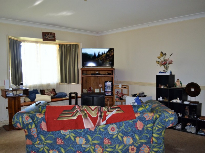 8 Vine Street, Macleay Island QLD 4184